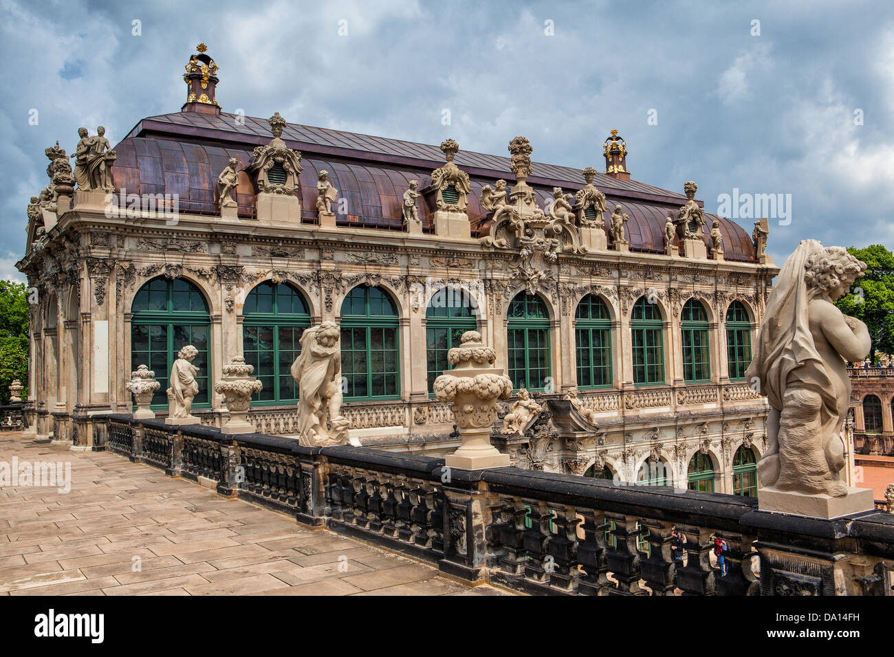 Rococo style of architecture hi-res stock photography and images - Alamy