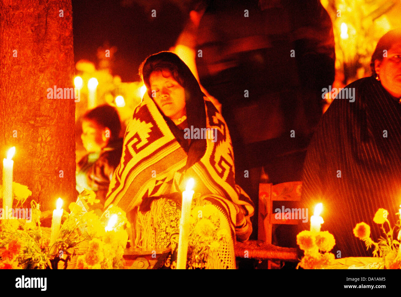 Graveside vigil with candles, Day of the Dead, Mexico Stock Photo Alamy