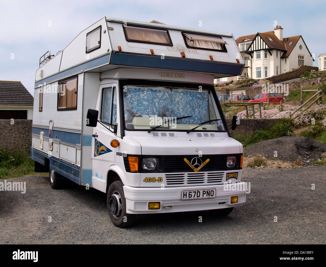 Old mercedes camper van hi-res stock photography and images - Alamy