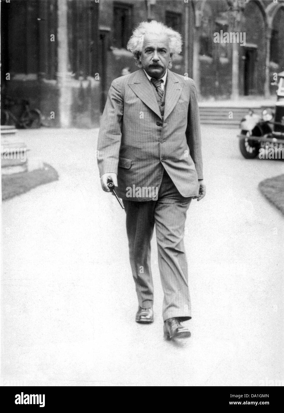 Albert Einstein Professor walking in the College Quadrangle 1933 Stock  Photo - Alamy