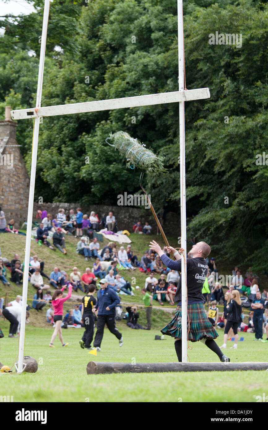 Sheaf toss scotland hires stock photography and images Alamy