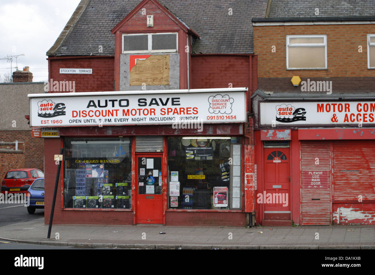 Autosave, Discount motor store, Grangetown. A corner shop catering to the motorist, grangetown,sunderland. Stock Photo