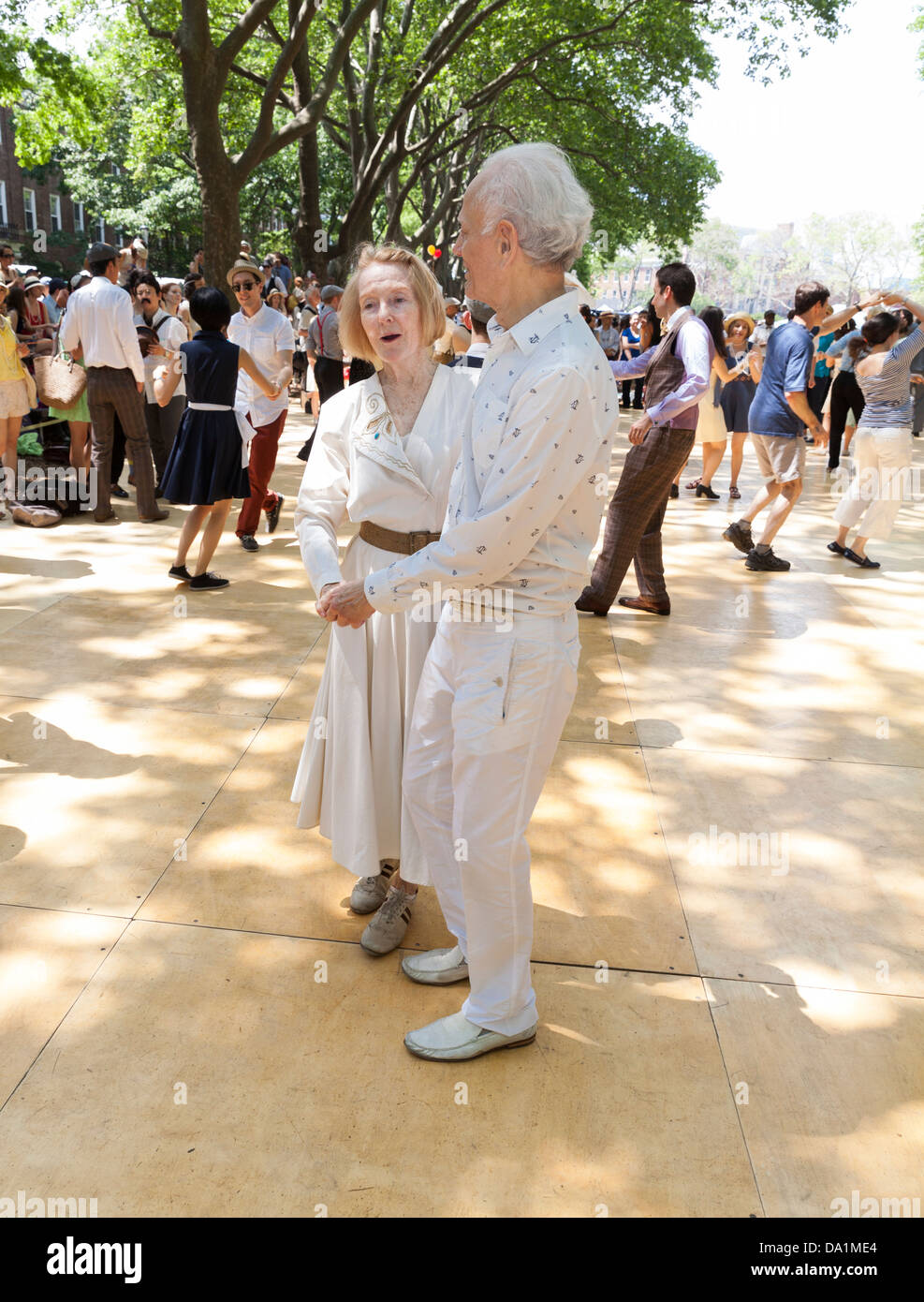 Jazz Age lawn party by Michael Arenella & the Dreamland Orchestra Stock ...