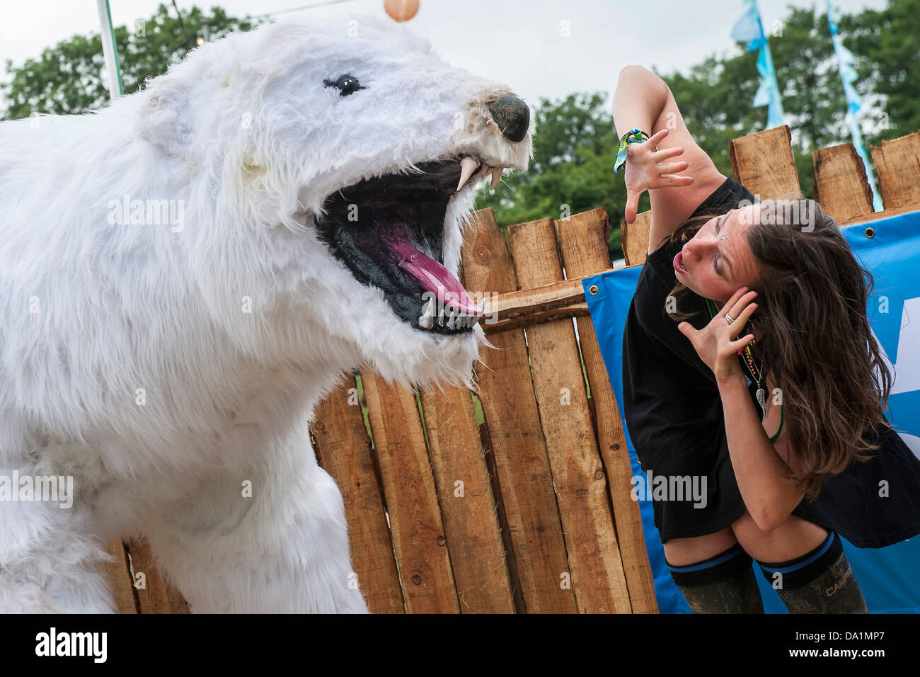 Greenpeace campaign artic polar bear hi-res stock photography and images -  Alamy