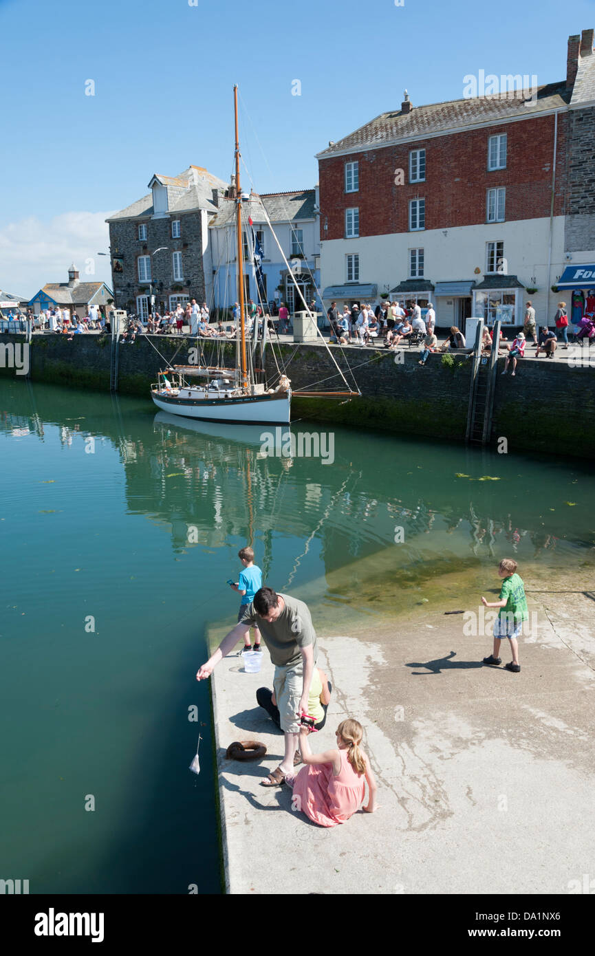 Crabbing cornwall hires stock photography and images Alamy