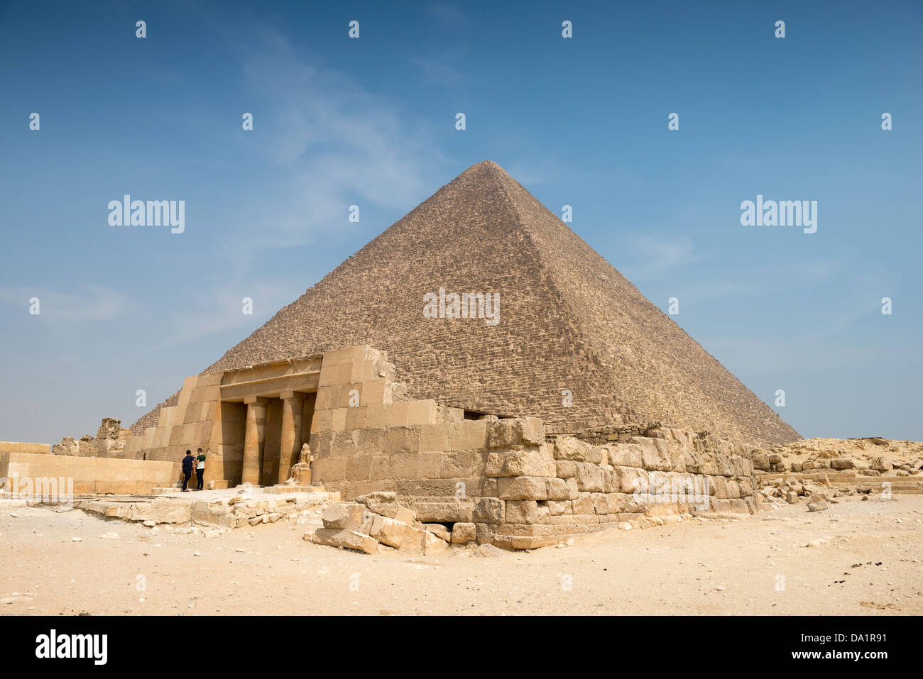 Pyramid of Khufu (Cheops) in Great pyramids complex in Giza Stock Photo ...
