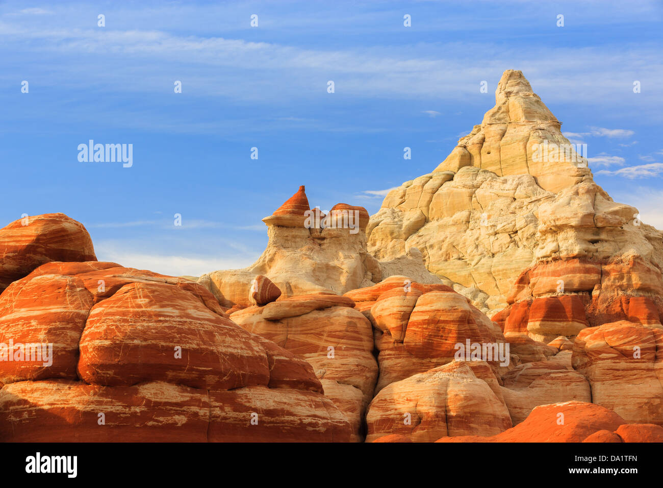 Red rock boulders in the Blue Canyon area of Moenkopi Wash south of Tonalea, Arizona, USA Stock Photo