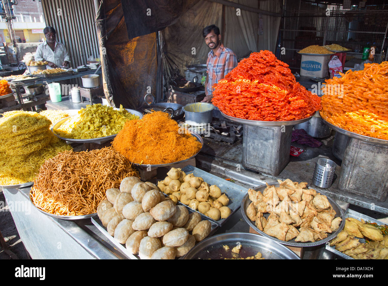 Snack food and sweets vendor, Aurangabad, India Stock Photo