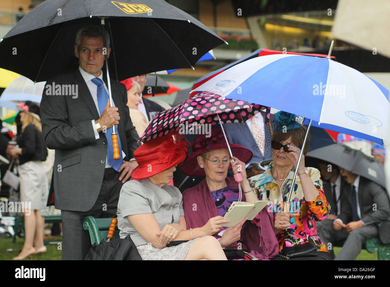 Royal ascot ladies day hi-res stock photography and images - Alamy