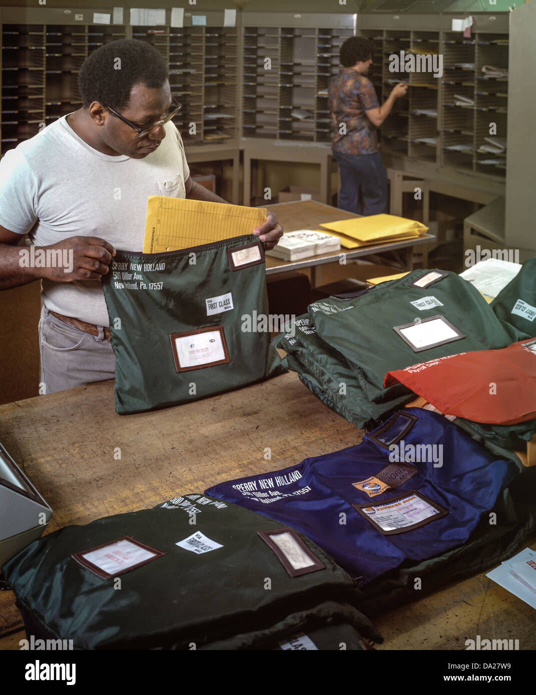 Mail sorting equipment hires stock photography and images Alamy