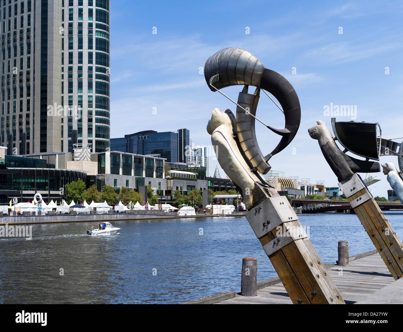 dh Yarra River MELBOURNE AUSTRALIA Pleasure boat decorative riverside sculptures artwork art sculpture Stock Photo