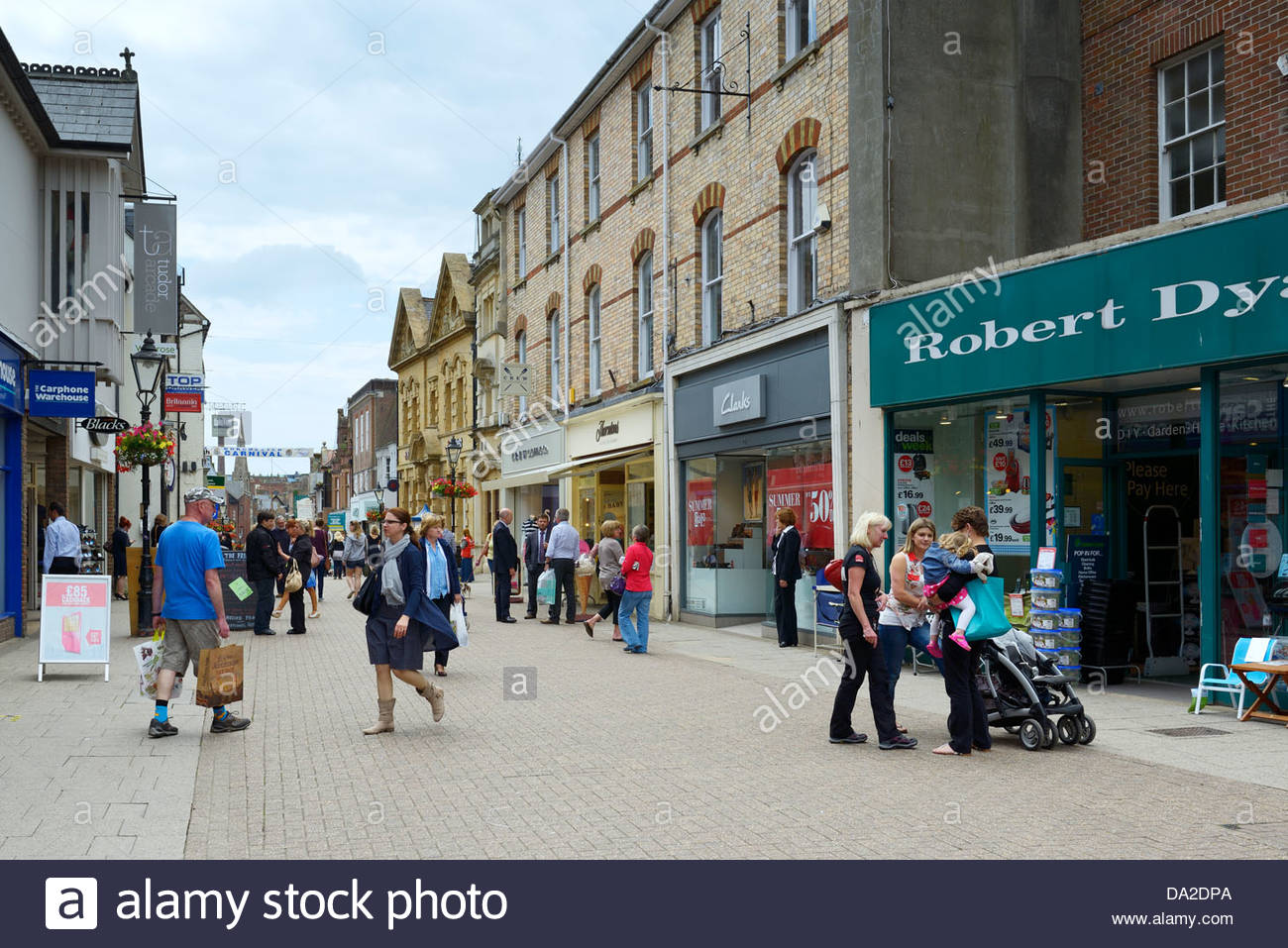 High Street Shops In Dorchester Stock Photos & High Street Shops In