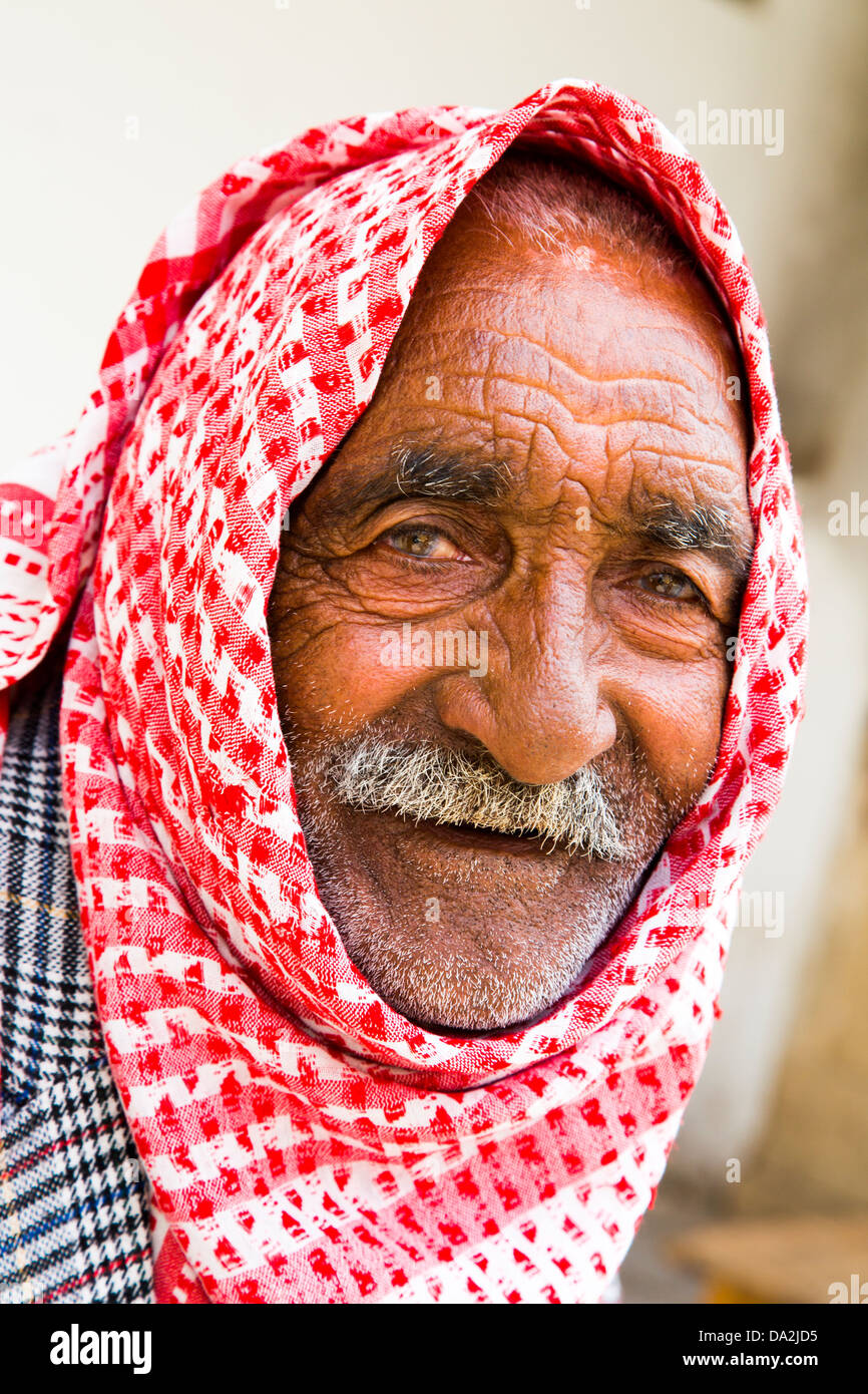 local-tunisian-man-hi-res-stock-photography-and-images-alamy