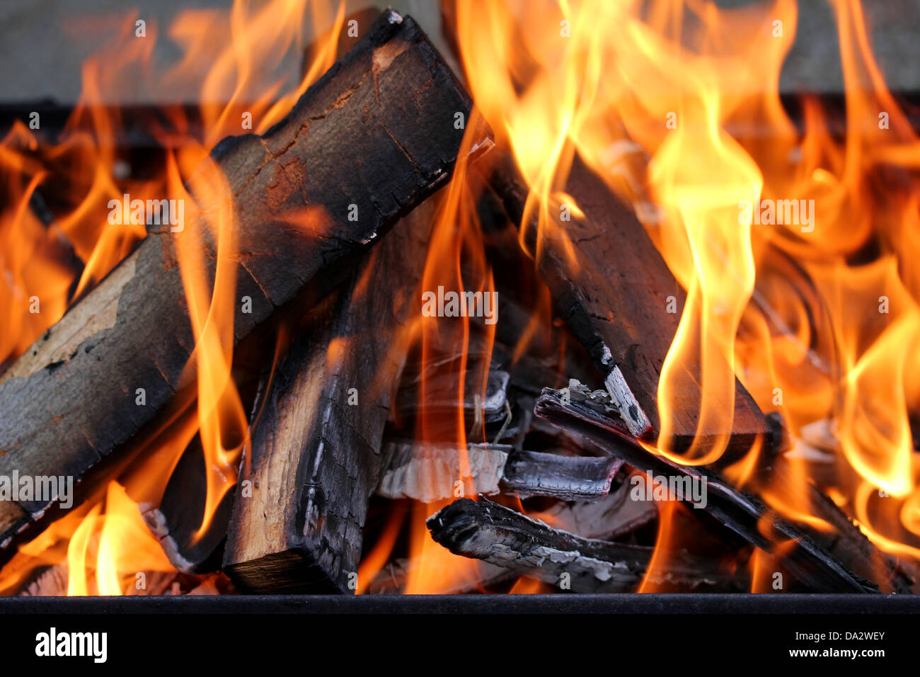 Burning fire wood closeup hi-res stock photography and images - Alamy
