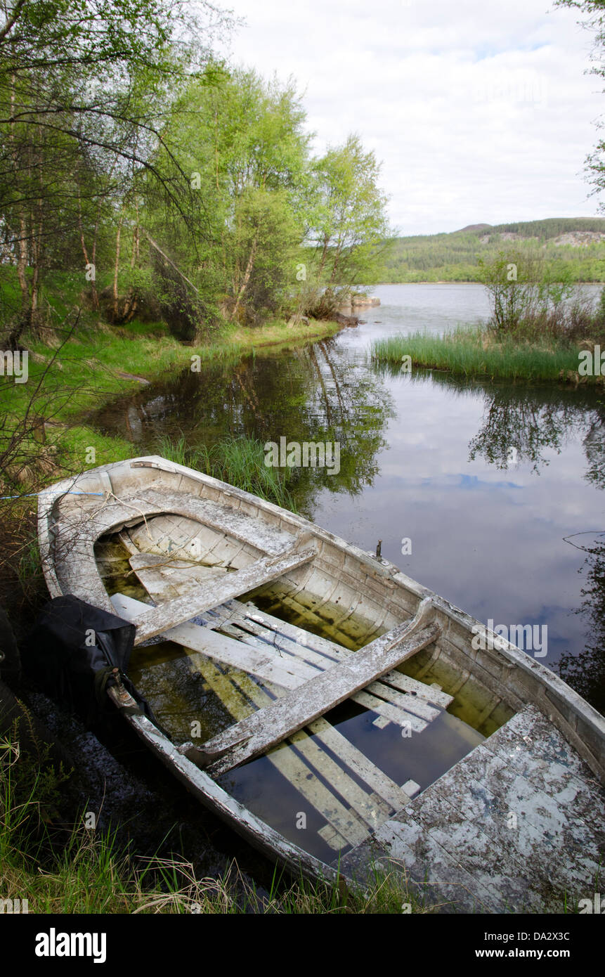 Old wooden rowing boat hi-res stock photography and images - Alamy