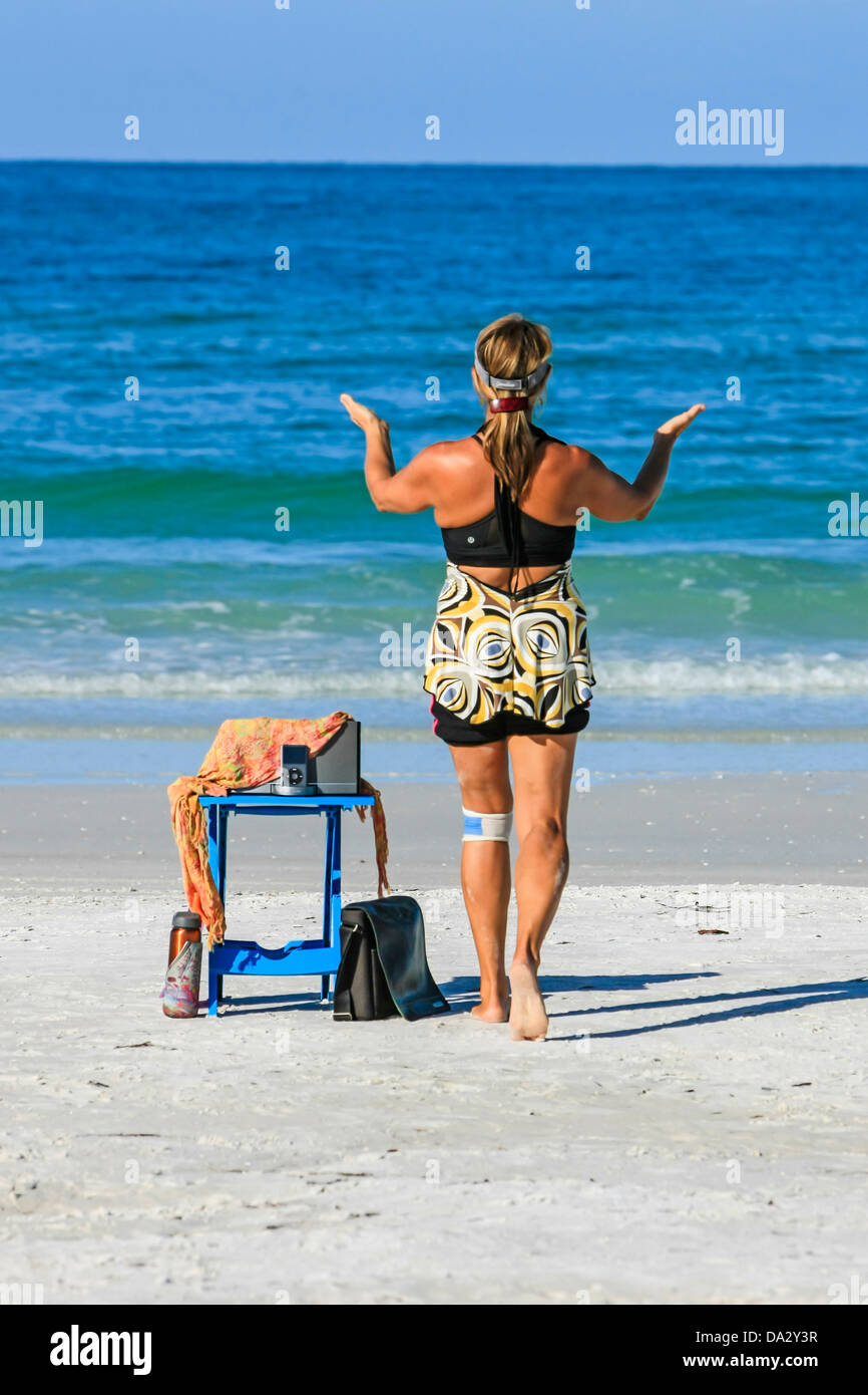 Beautiful female body on beach hi-res stock photography and images - Alamy