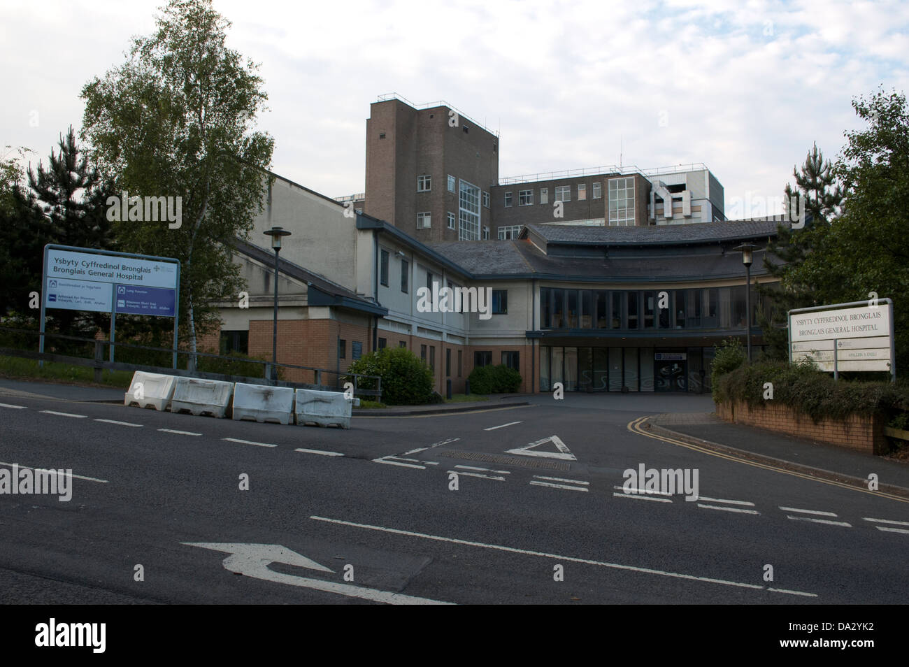 new-outpatients-department-bronglais-hospital-hi-res-stock-photography