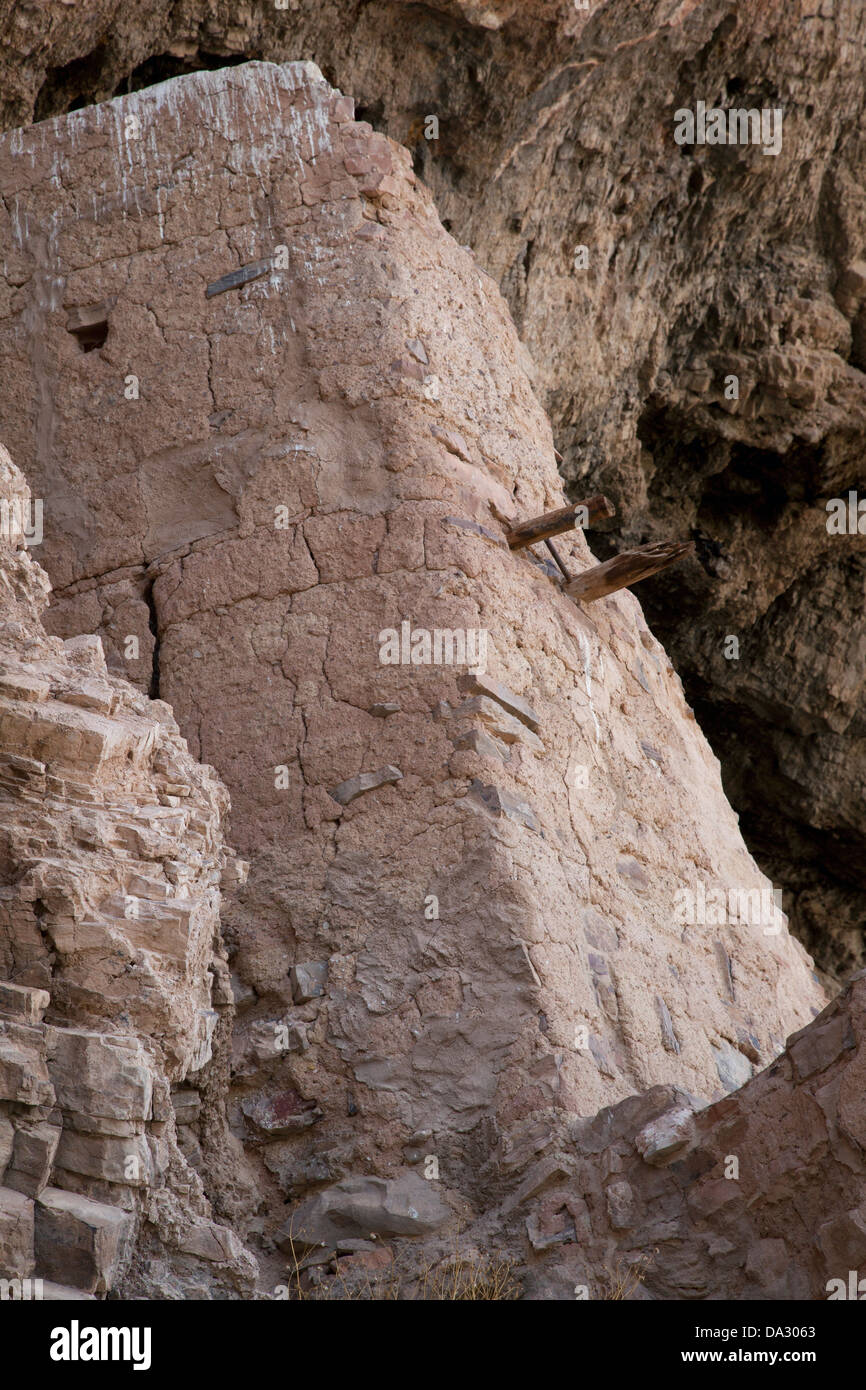 Prehistoric cliff dwelling at Tonto National Monument in the Tonto Basin east of Phoenix, Arizona. Stock Photo