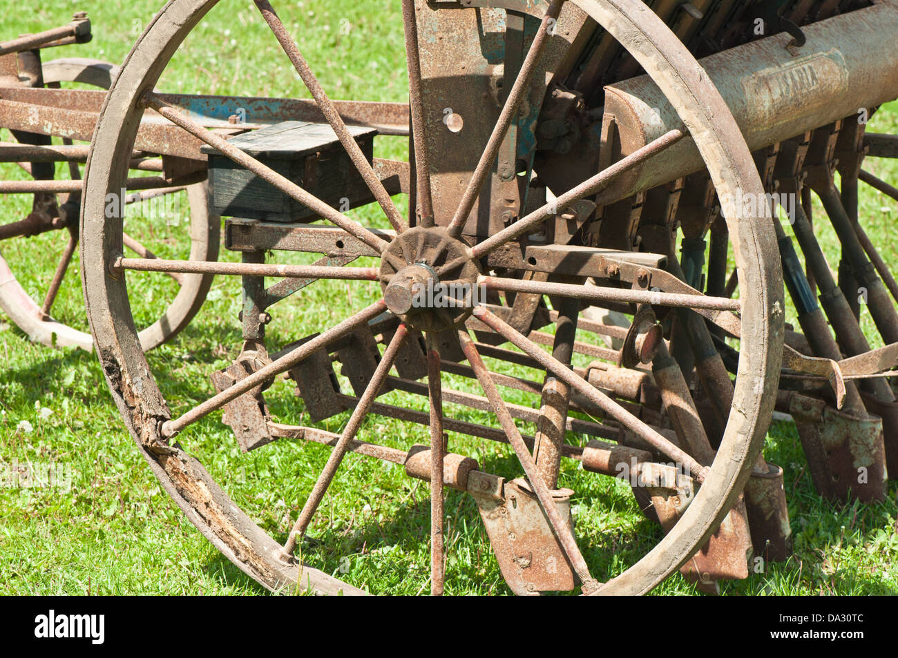 Reifen, Bedienungshandbuch, Holz, Bauholz, Altertuemlich, Campingwagen, Handwerkliche Erzeugnisse, Ausstellung, Bausatz, Stock Photo