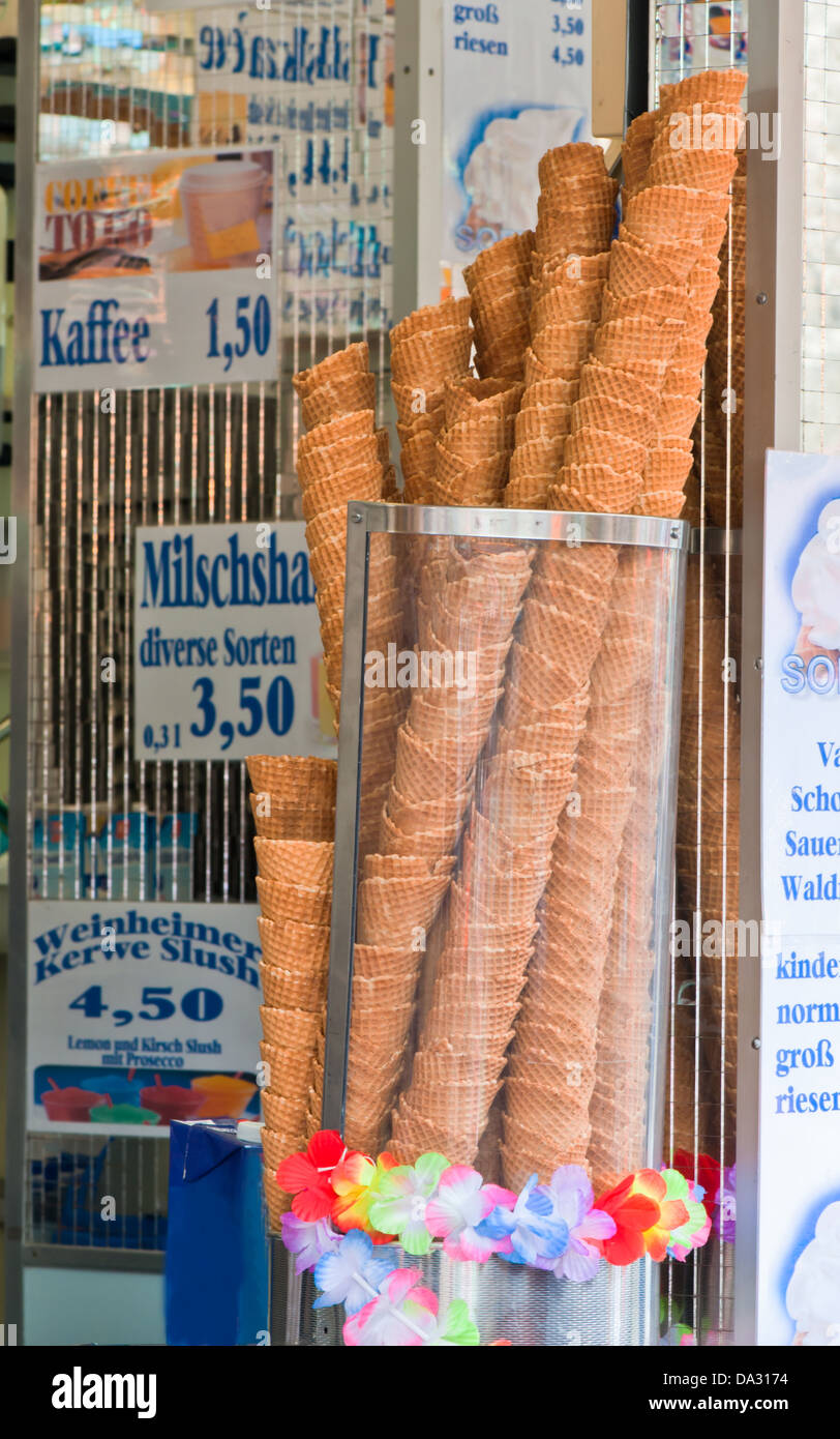 Bonbon, Dessert, Speisen, Horizontal, Eis, Lebensstil, Vielfalt, Wohnzimmer, Preisschild, Ware, Fast Food, Geschaeft, Arbeiten Stock Photo