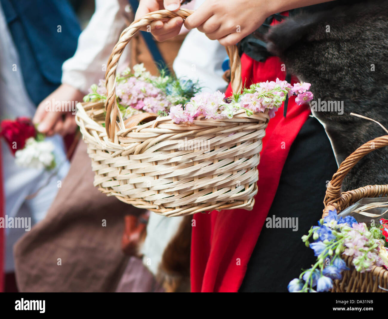 Koerbchen, Peddigrohr, Gelb, Feier, Blütenblatt, Geschenk, Liebe, Rosa, Pflanze, colormix, Blüte, Lila, Blumenstrauß, Farbe, Stock Photo