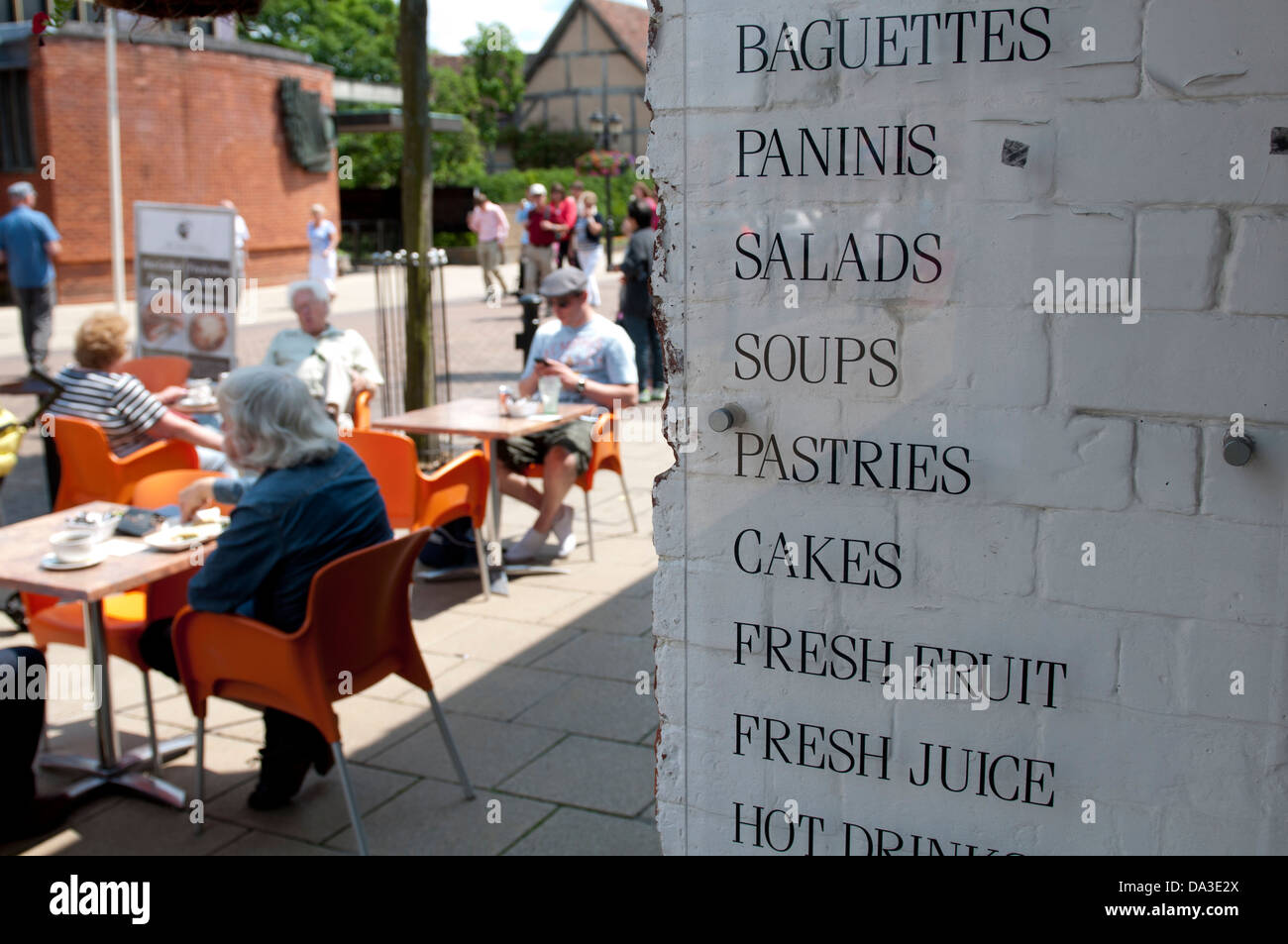 Pavement cafe, Henley Street, Stratford-upon-Avon, UK Stock Photo