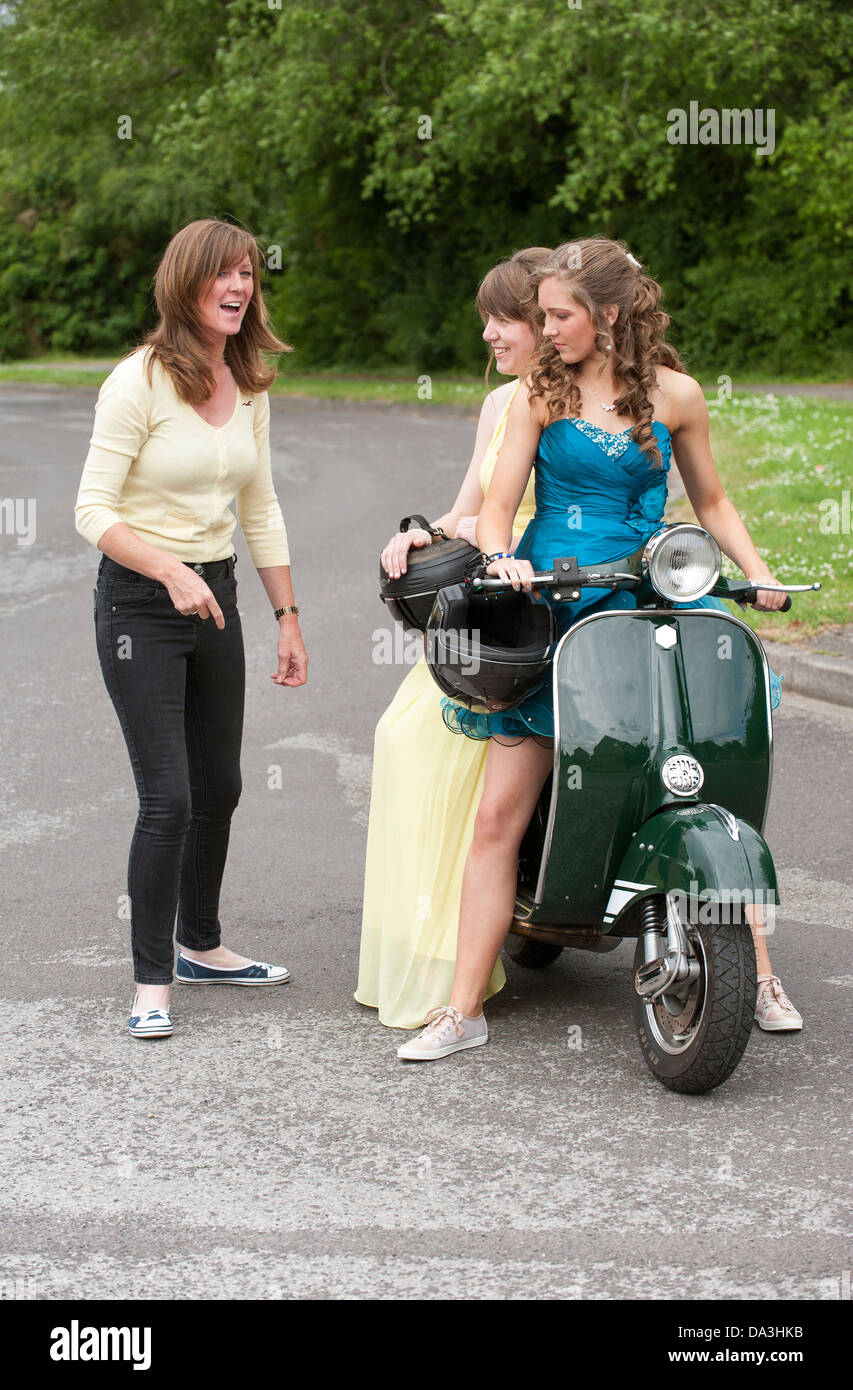 Motor scooter teenagers hi res stock photography and images Alamy