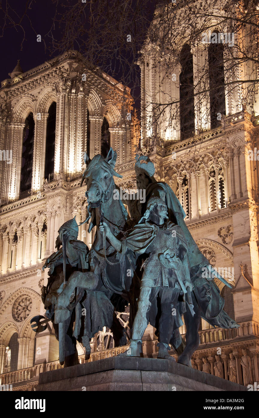 Charlemagne statue notre dame cathedral paris hi-res stock photography ...