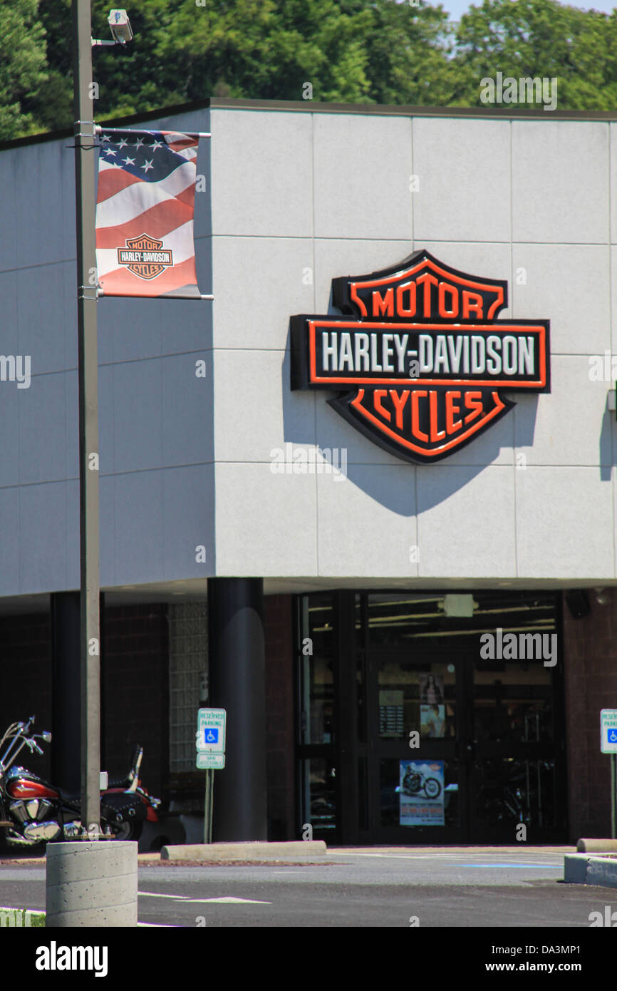 A sign at a Harley Davidson dealer Stock Photo Alamy