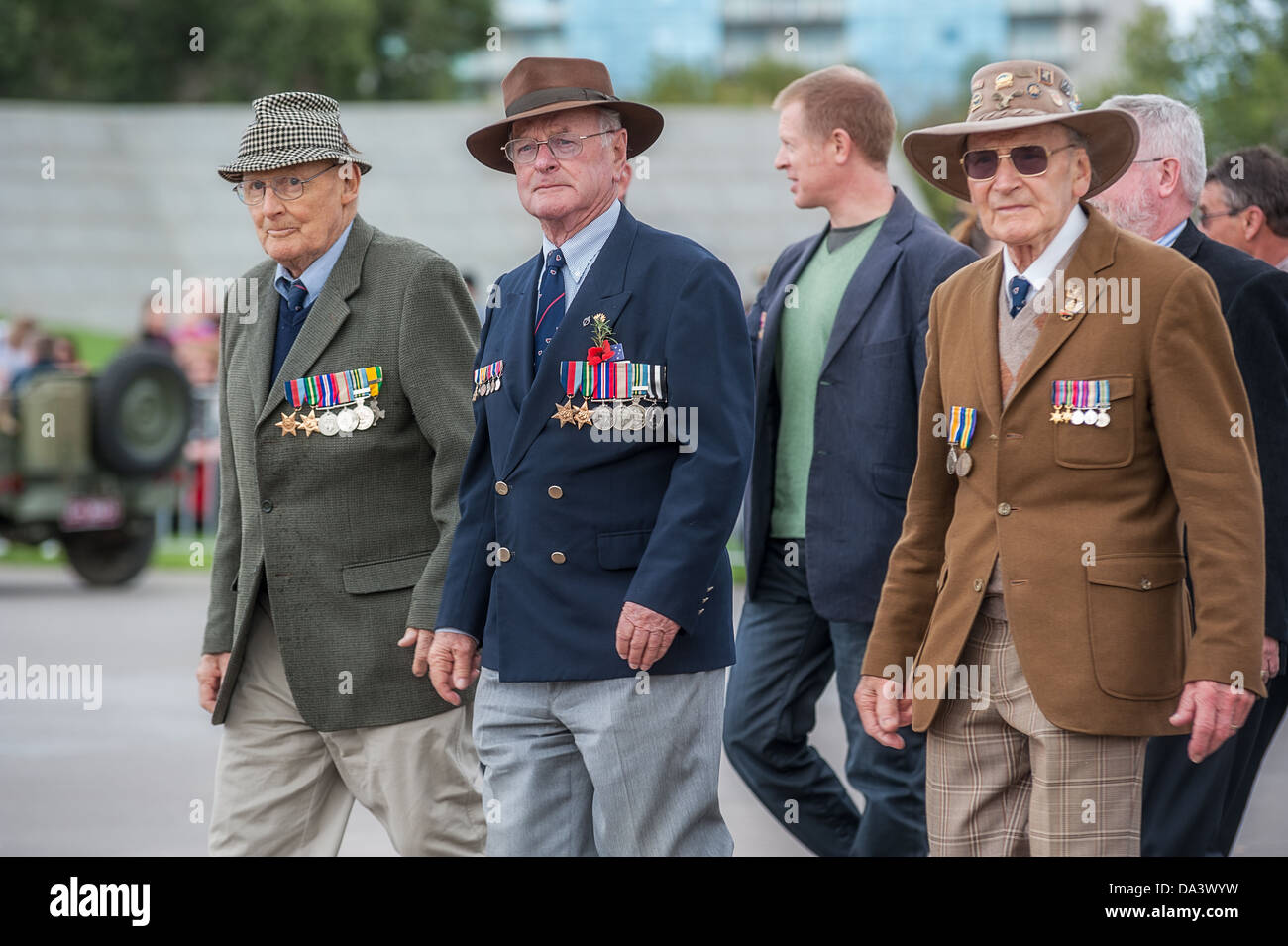 Thousands attend Anzac Day marches across Australia to pay respects to ...