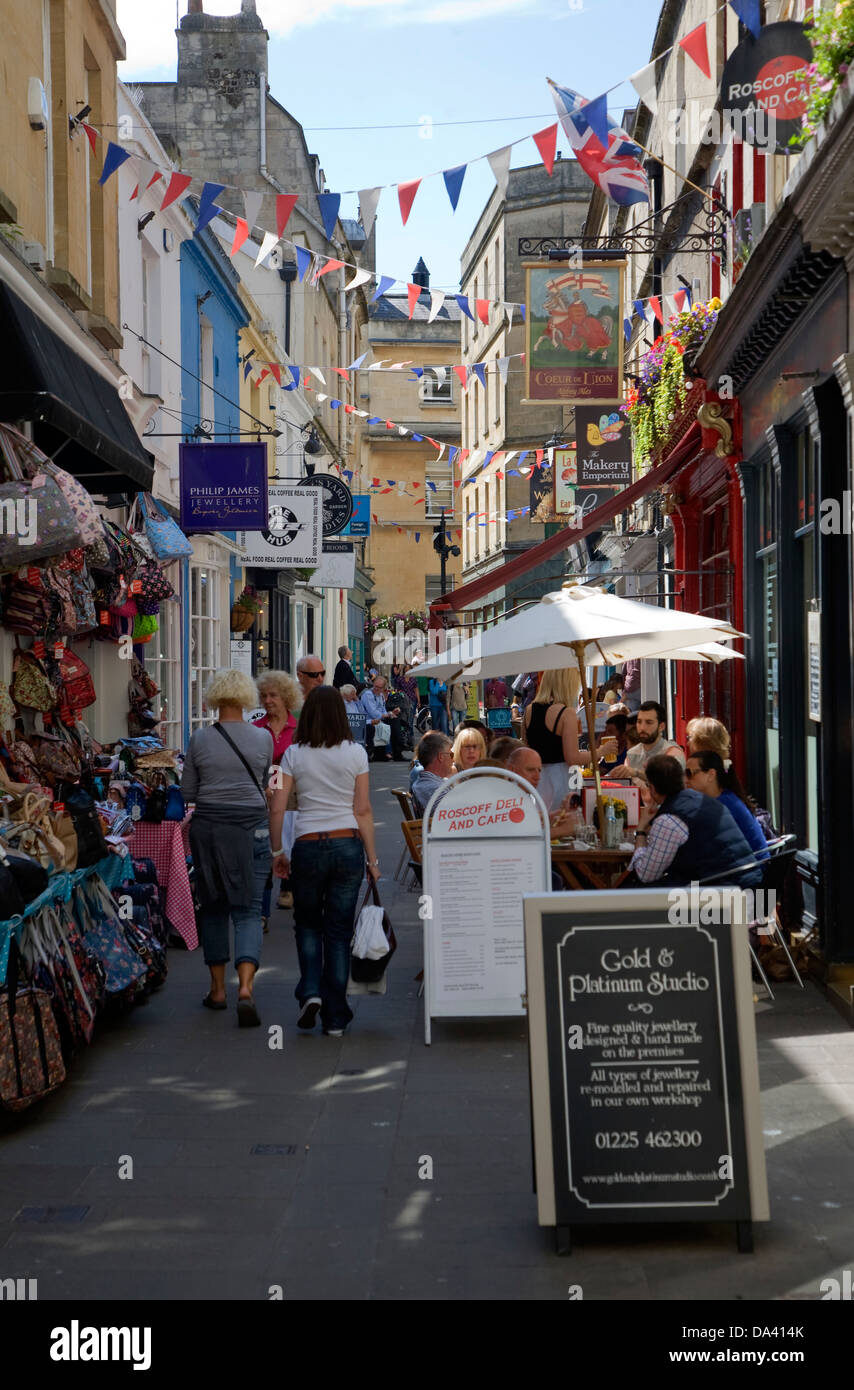 Shops shoppers in Northumberland Passage, Bath, Somerset, England Stock