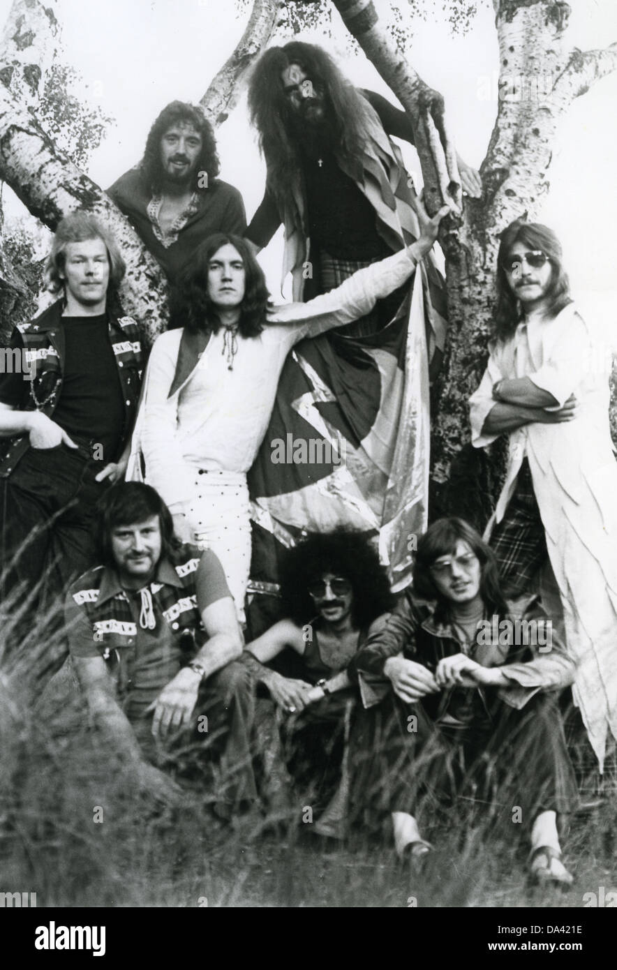 WIZZARD Promotional photo of UK pop group about 1974 with Roy Wood at top Stock Photo