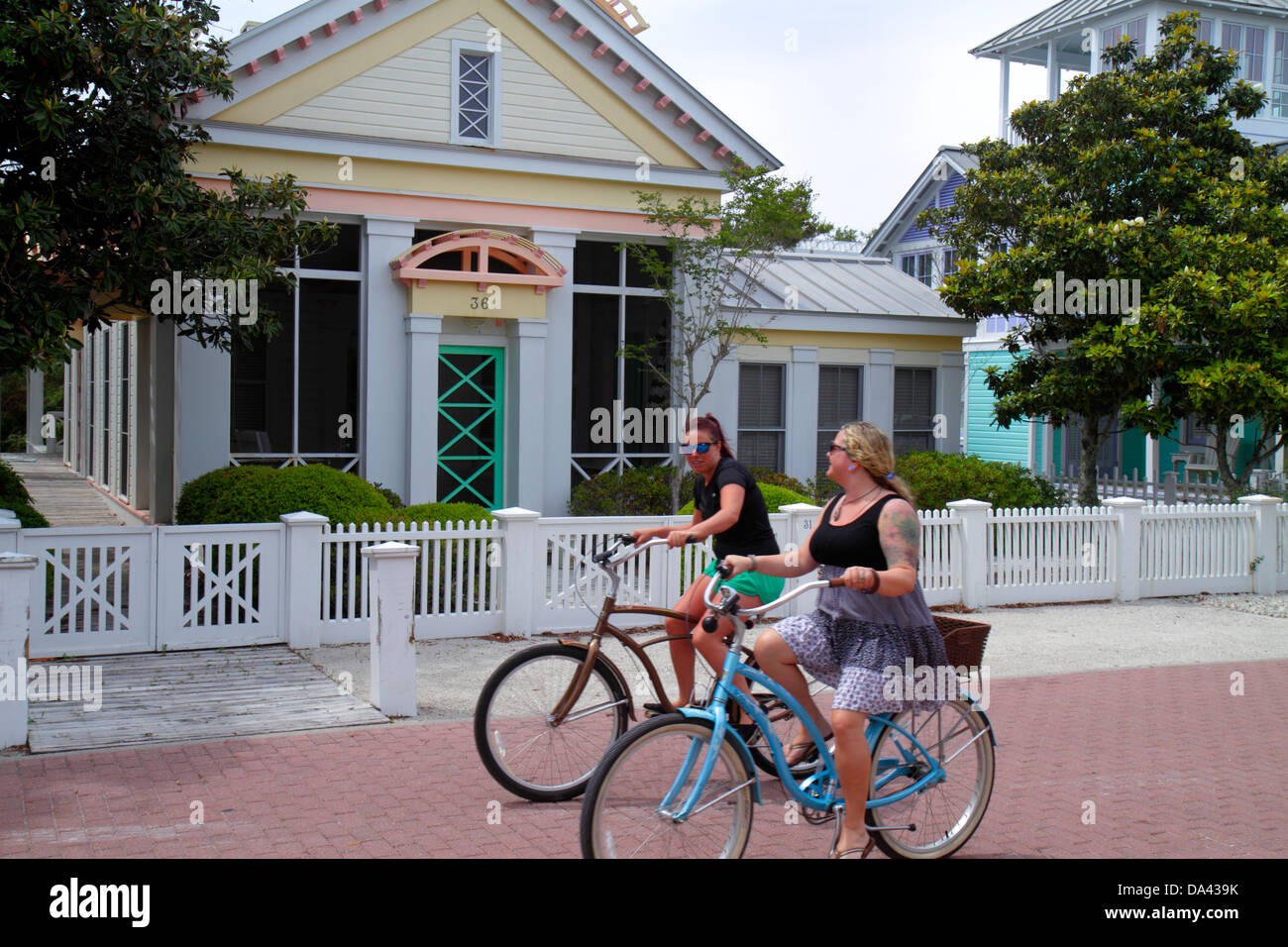 Florida Seaside masterplanned community New Urbanism beach cottage