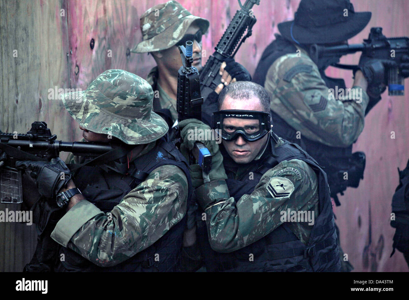 Commandos with the Brazilian Marine Corps Special Operations