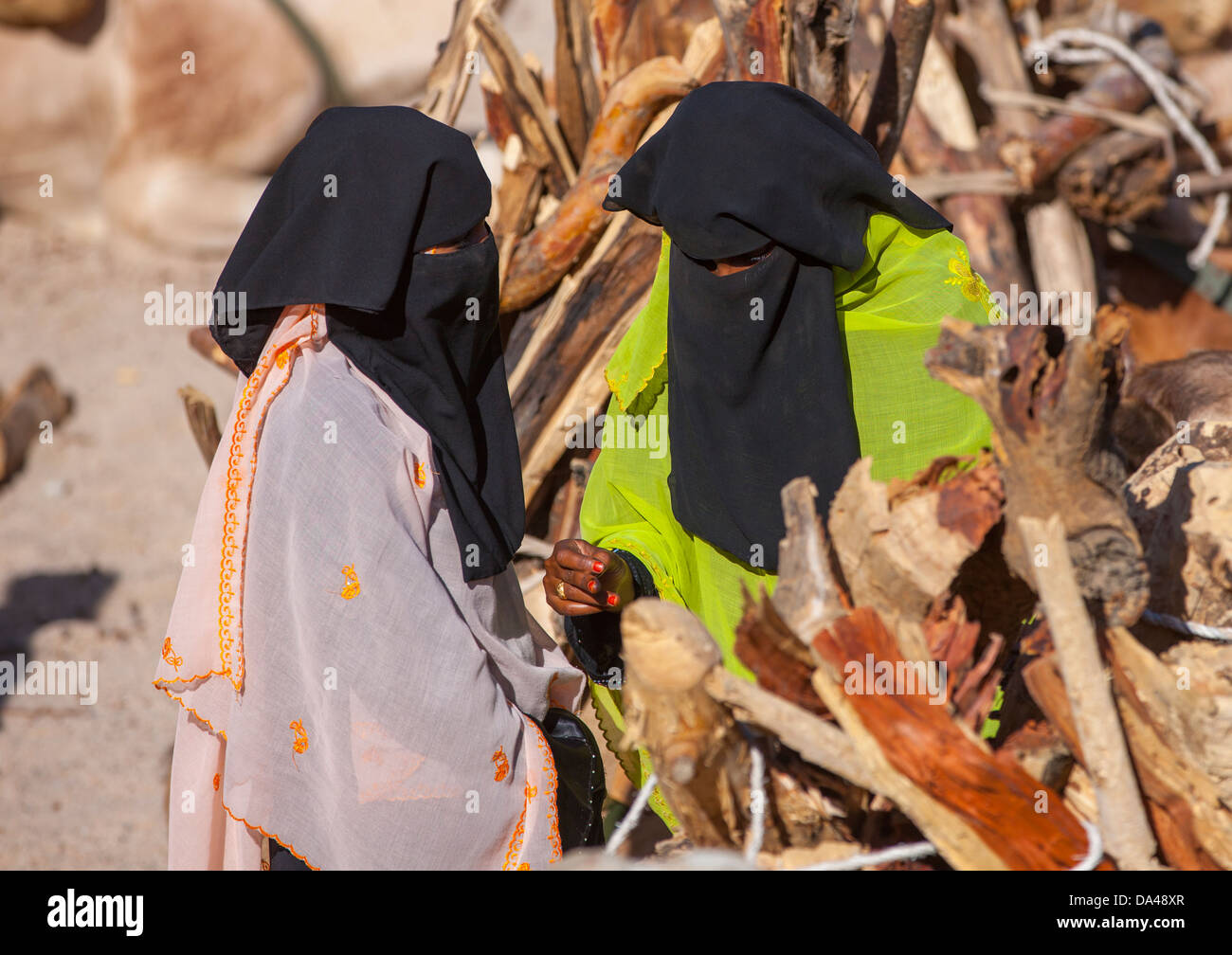 Veiled woman working hi-res stock photography and images - Alamy