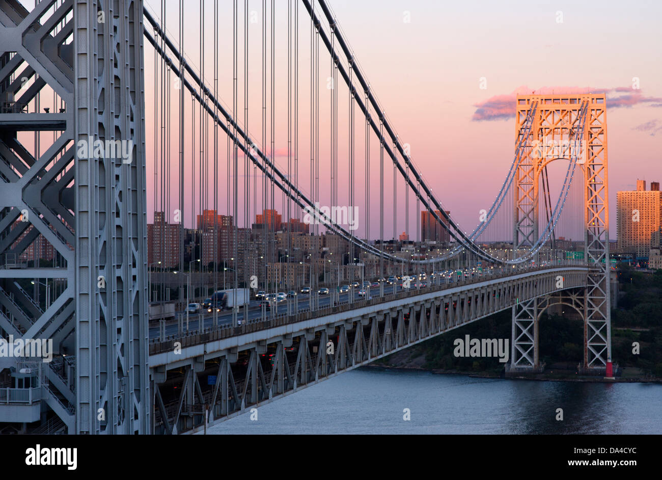 GEORGE WASHINGTON BRIDGE (©CASS GILBERT 1931) HUDSON RIVER MANHATTAN NEW YORK CITY USA Stock Photo