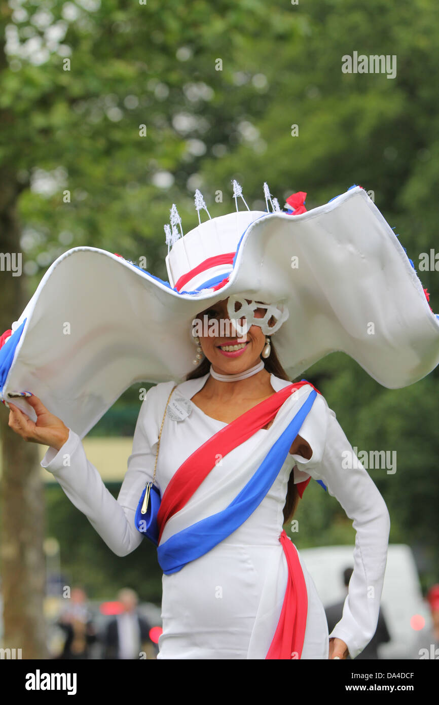 Ascot hat hi-res stock photography and images - Alamy