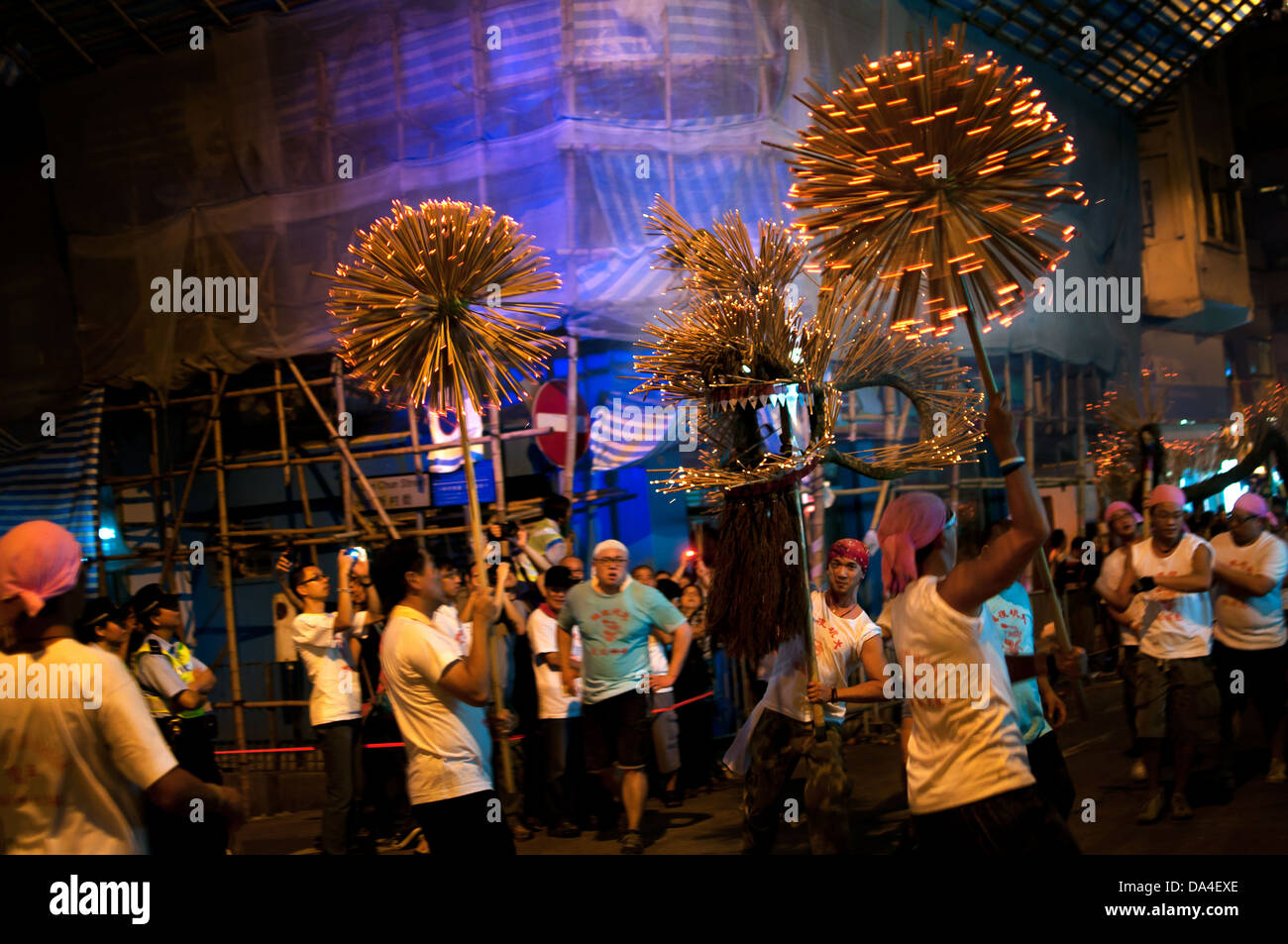 Fire dragon dance hi-res stock photography and images - Alamy