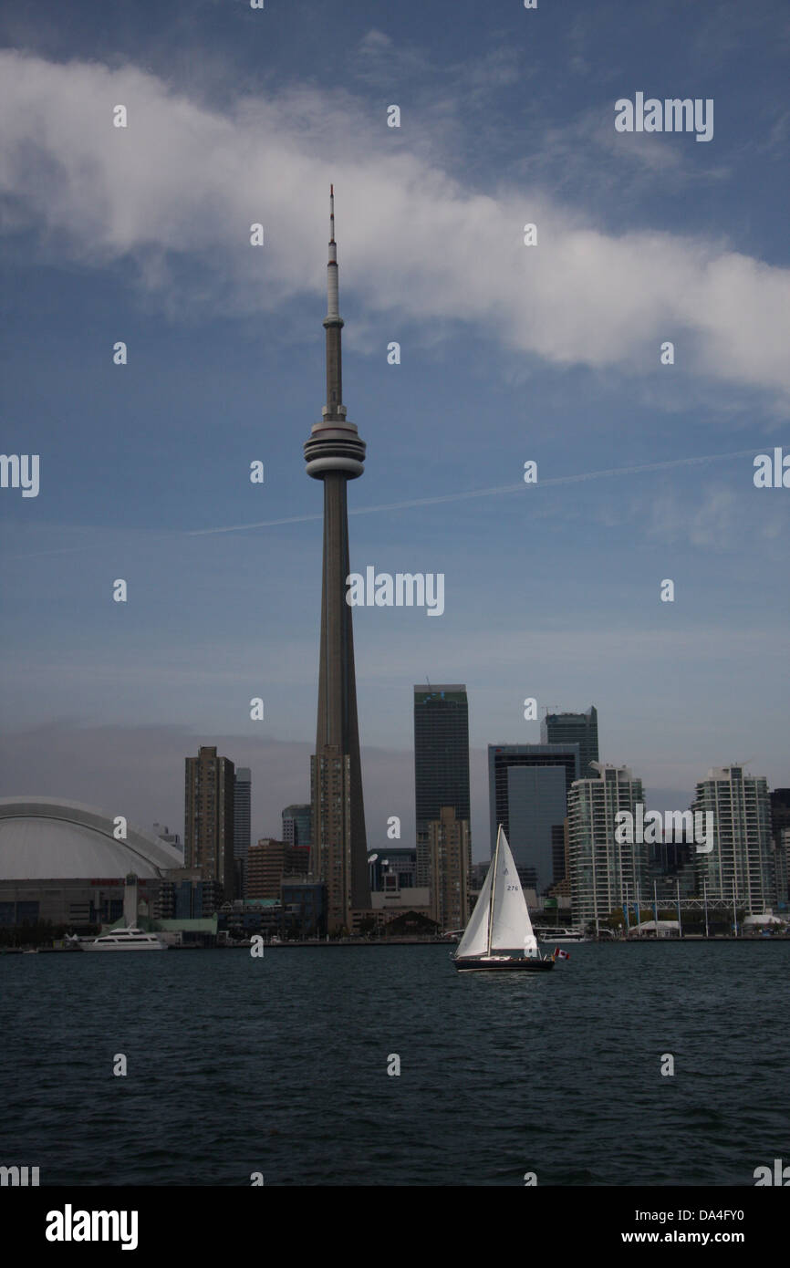 Cn tower and skydome hi-res stock photography and images - Alamy
