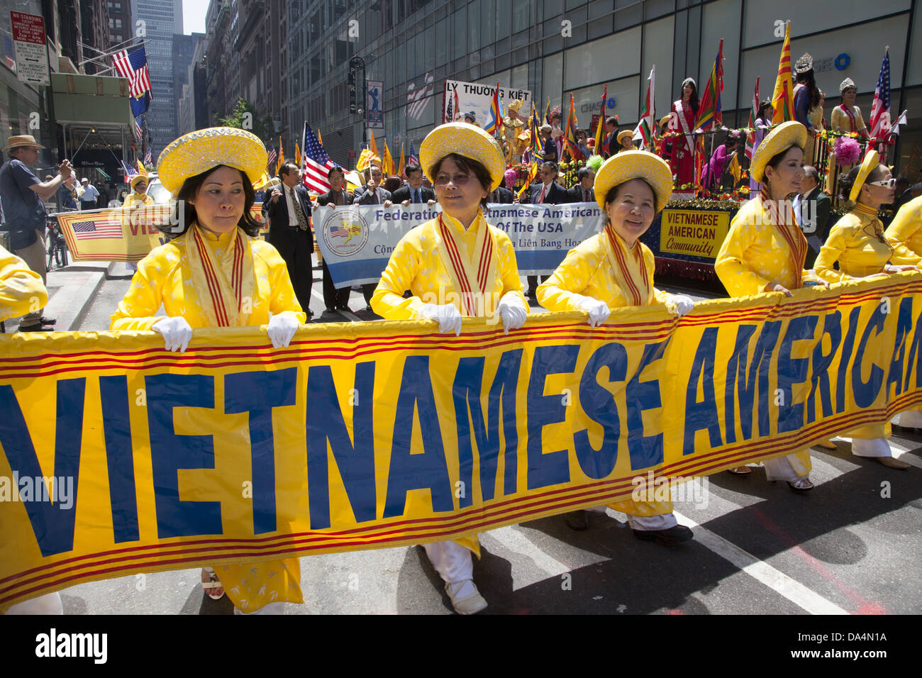 Vietnamese Americans march in the International Immigrants Day Parade