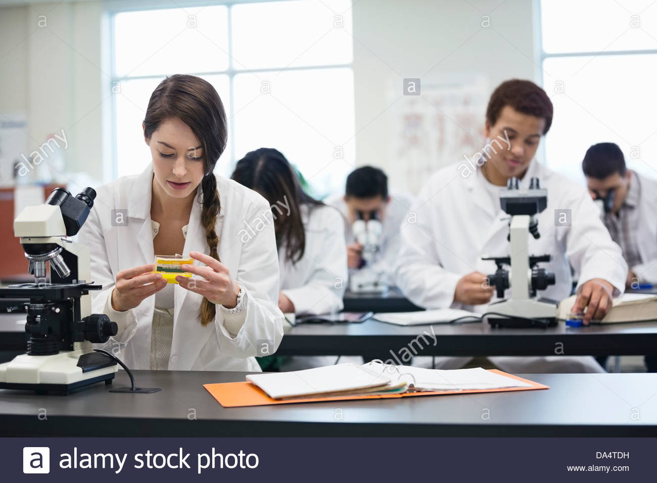 University science lab hi-res stock photography and images - Alamy