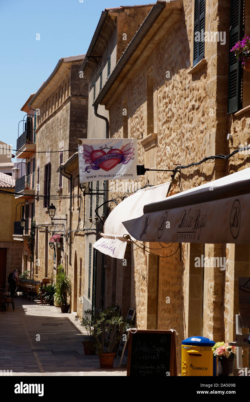 Street scene alcudia hi-res stock photography and images - Alamy
