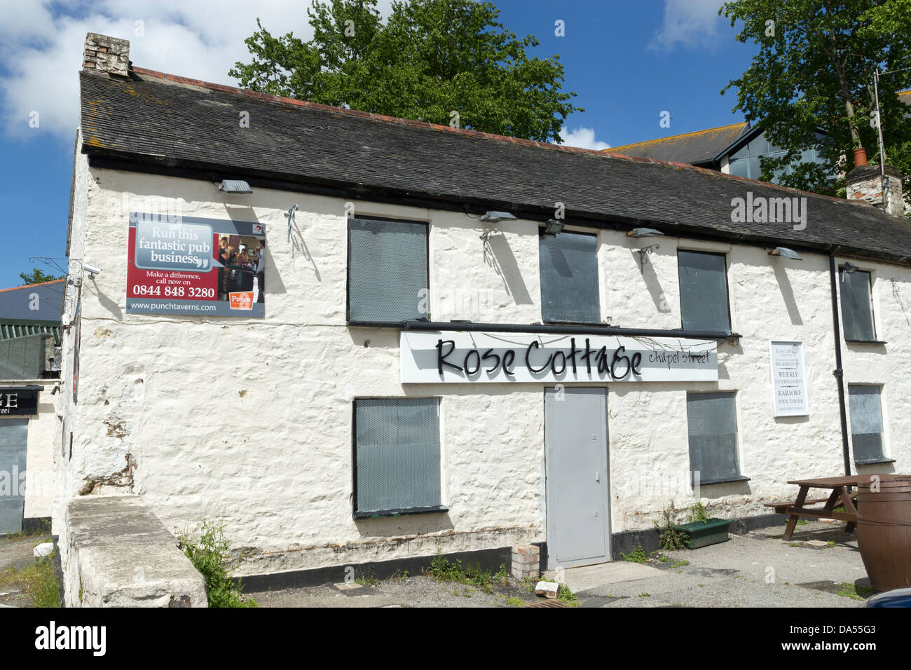 Rose Cottage Pub closed down and boarded up.  Redruth Cornwall England UK Stock Photo