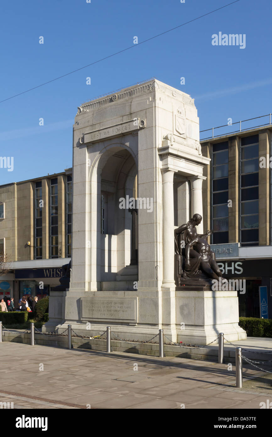 The War Memorial in Victoria Square, Bolton. The memorial was erected in 1928 to commemorate the dead of the first world war. Stock Photo