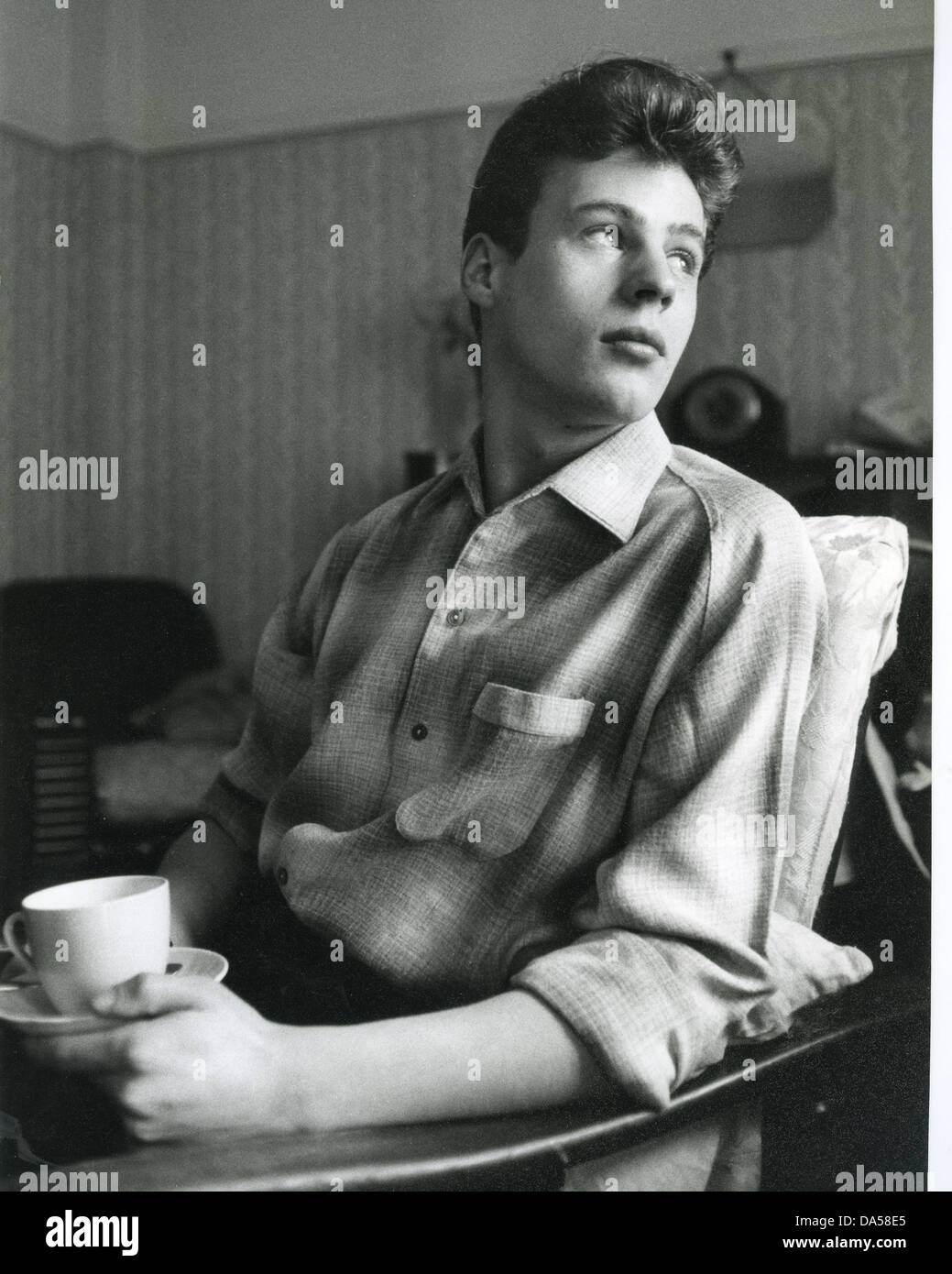 MARK WYNTER UK pop singer at his Woking home in 1960 Stock Photo