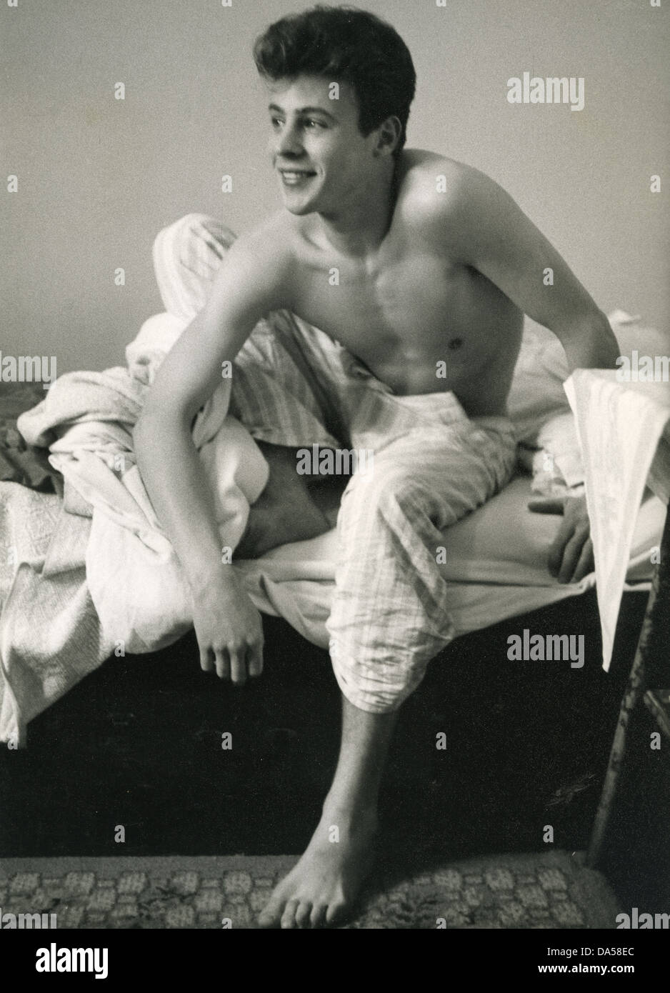 MARK WYNTER UK pop singer at his Woking home in 1960 Stock Photo