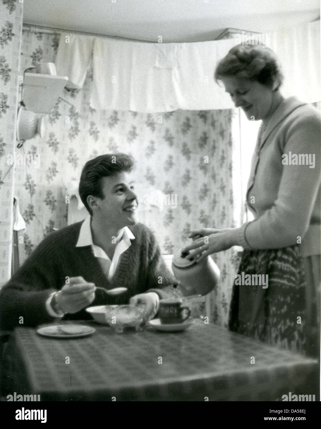 MARK WYNTER UK pop singer at his south London home with his mother Edna in 1960 Stock Photo