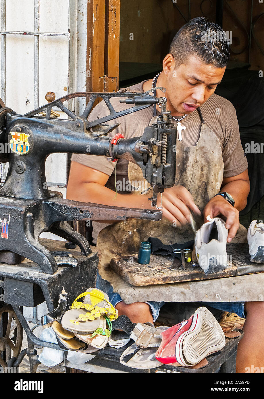 Cobbler mending shoe hires stock photography and images Alamy