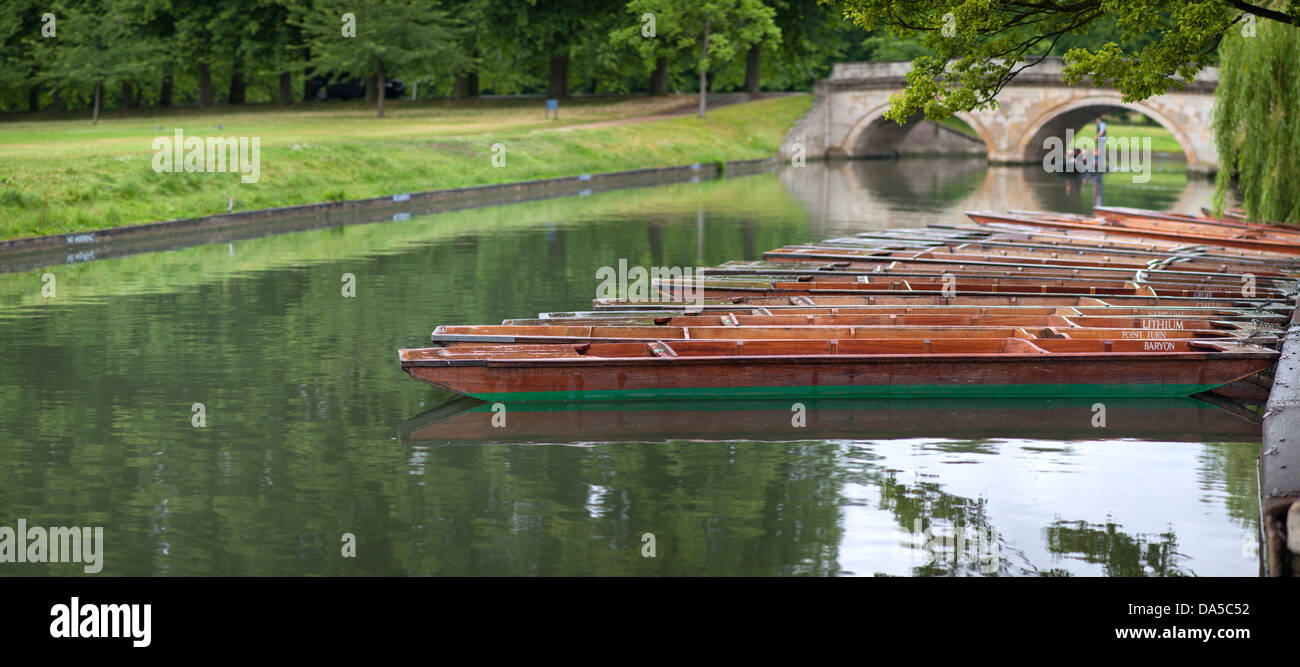 Punts on the river Cam at Trinity College, Cambridge University Stock Photo