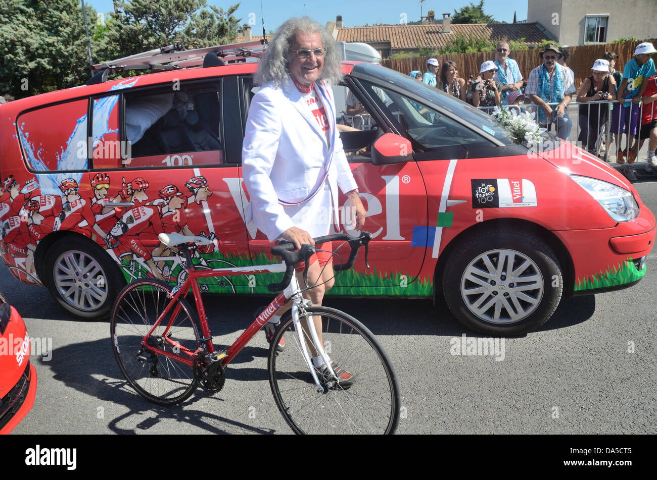 Fancy dress cyclist hi-res stock photography and images - Alamy